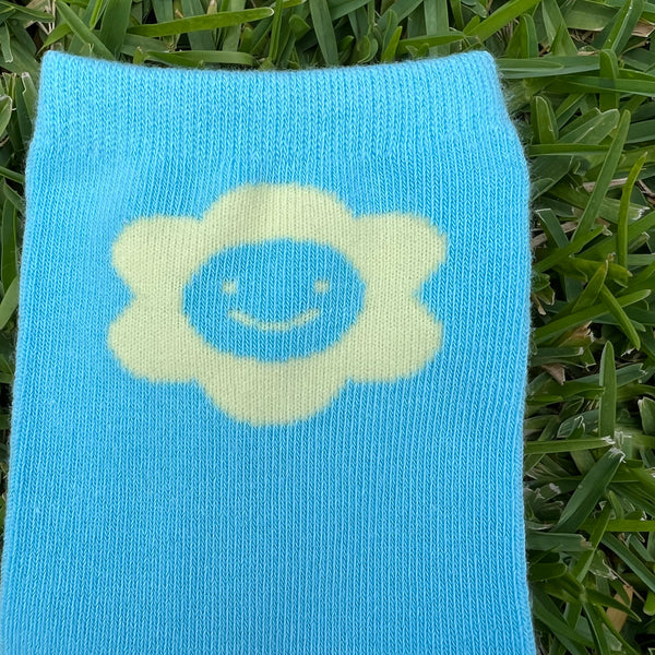 Silly Daisy socks baby blue and pale yellow